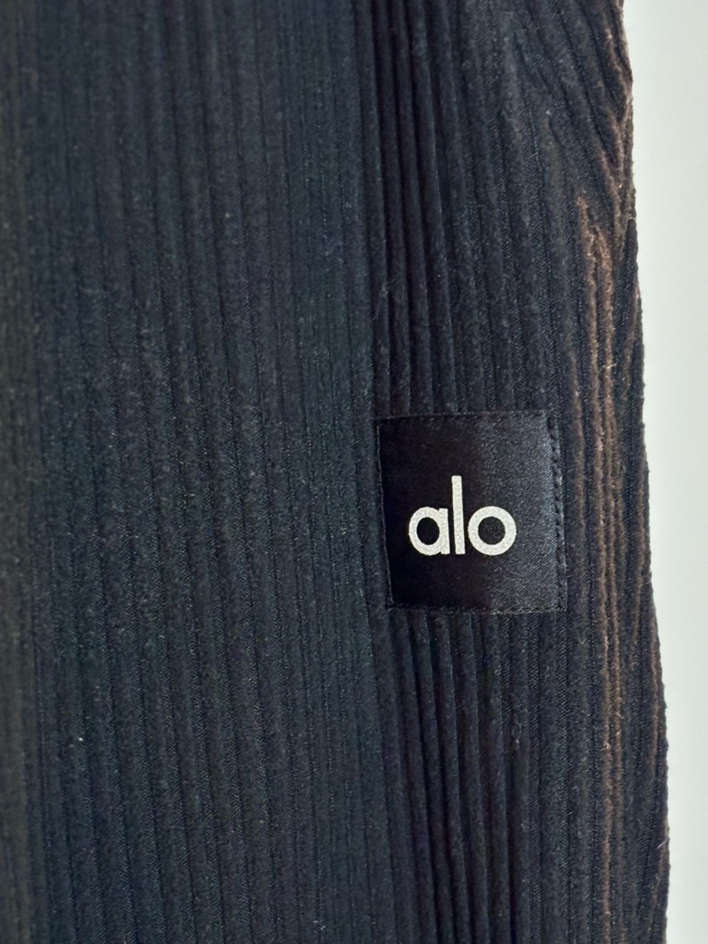 EUC ALO Women’s Black Wide Rib Knit Joggers Size M - Picture 3 of 10
